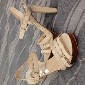 Michael Kors Ankle strap tan leather heels, silver trim heel, sz 8